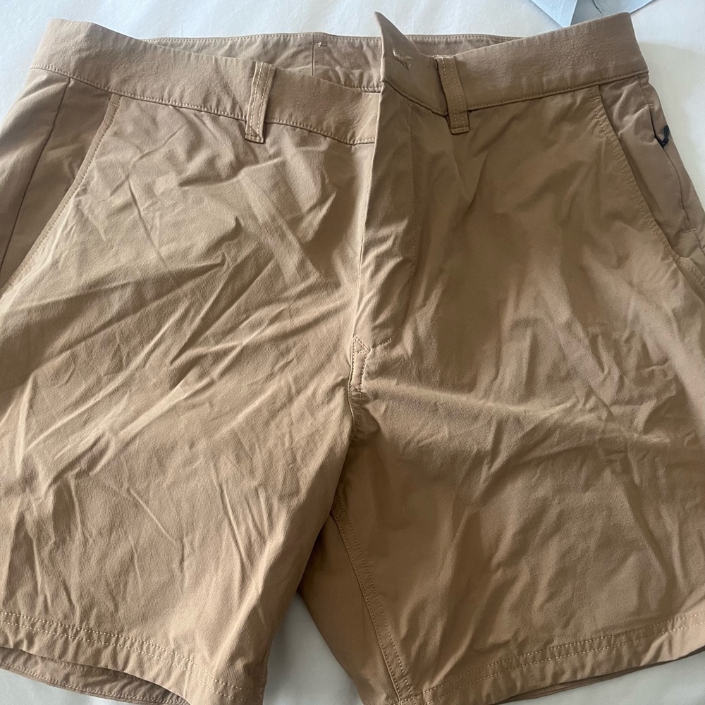Bonobos men’s 7 inch performance chino - khaki color - great condition